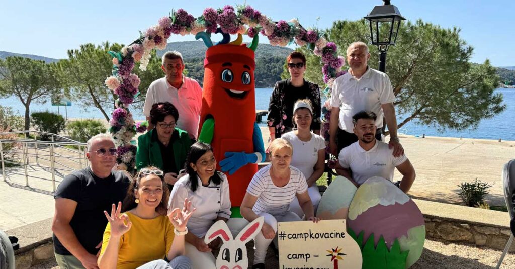 (c) Der Womo Stellplatz