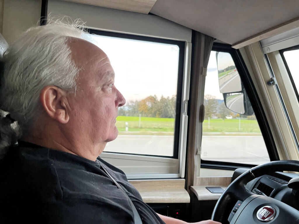 (c) Der Womo Stellplatz