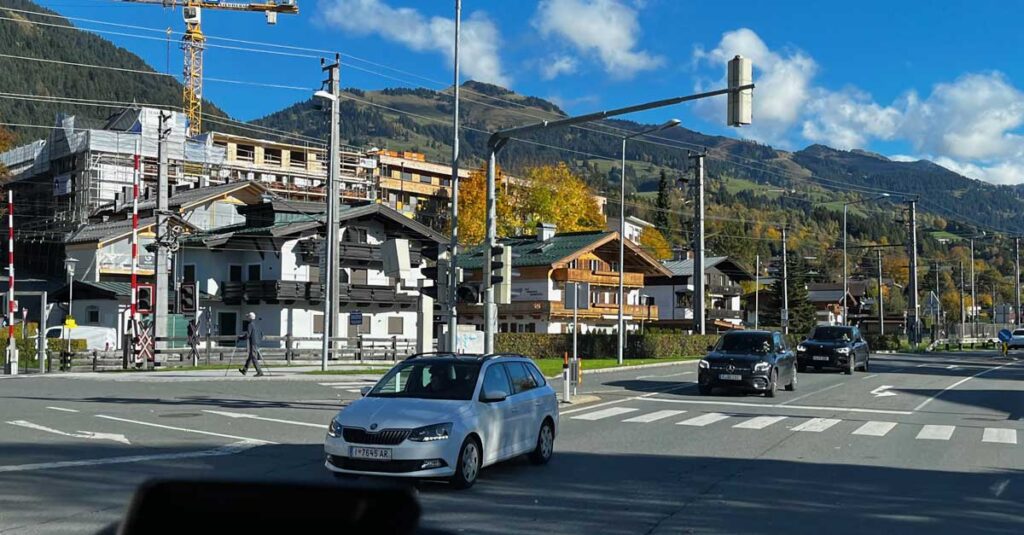 (c) Der Womo Stellplatz